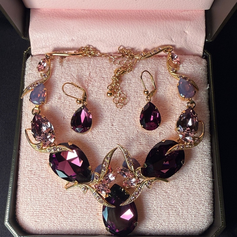 Luxurious Amethyst and Gold Necklace Set